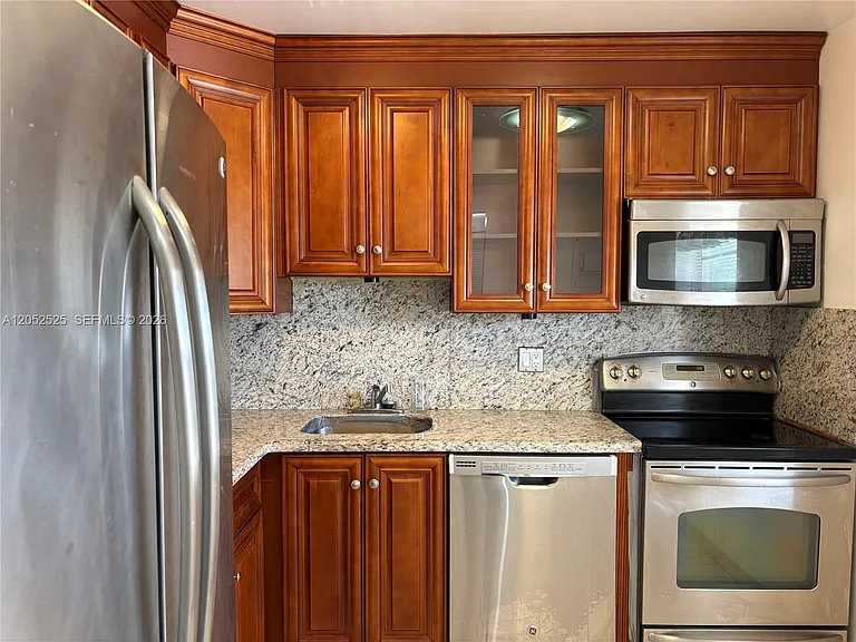 7305 NW 4th Pl #201 — Photo 3