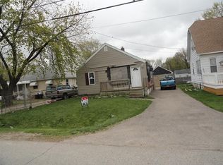 1462 Norton St, Burton, MI
