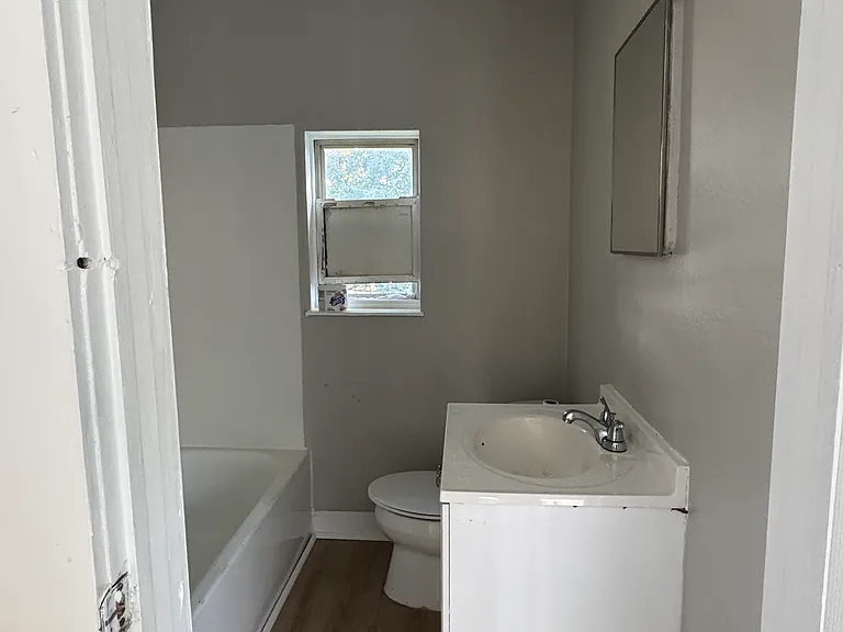 59 King St #2 — Photo 2