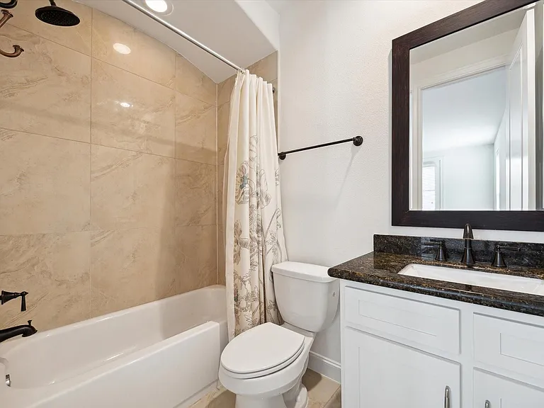 9632 Kings Cross Sta — Photo 25