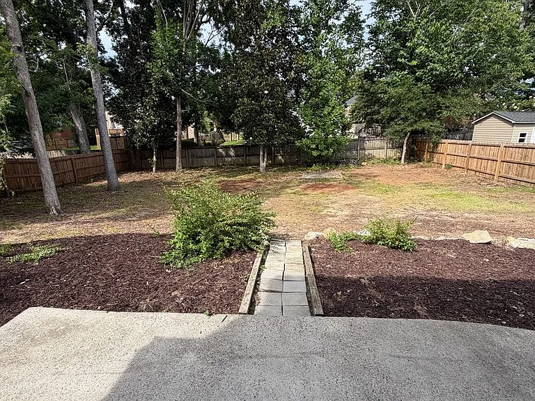 1063 Waltons Pass — Photo 37