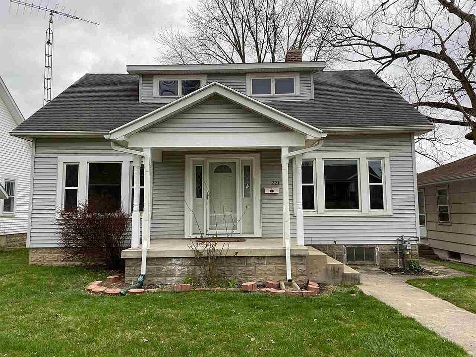 1st image of 221 NW 6th St