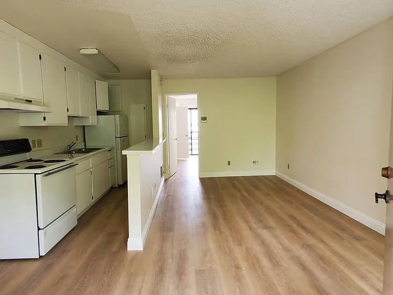 Santa Fe Manor — Photo 9