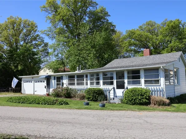 81 N Point Dr, Avon Lake, OH 44012