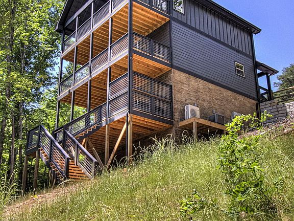 4th image of 1018 Mountain View Dr #180B