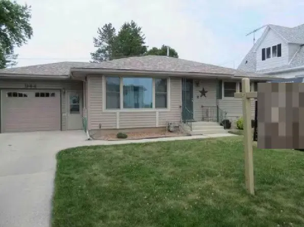 944 Fond Du Lac Ave, Sheboygan Falls, WI 53085