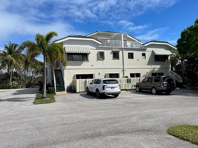 2 bed, 2.0 bath, 1138 sqft, $3,000 — Photo 2