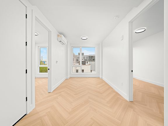 4th image of 34-16 38th St #1408