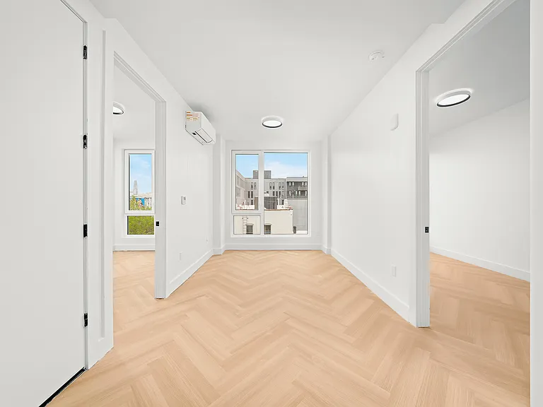 34-16 38th St #1408 — Photo 4