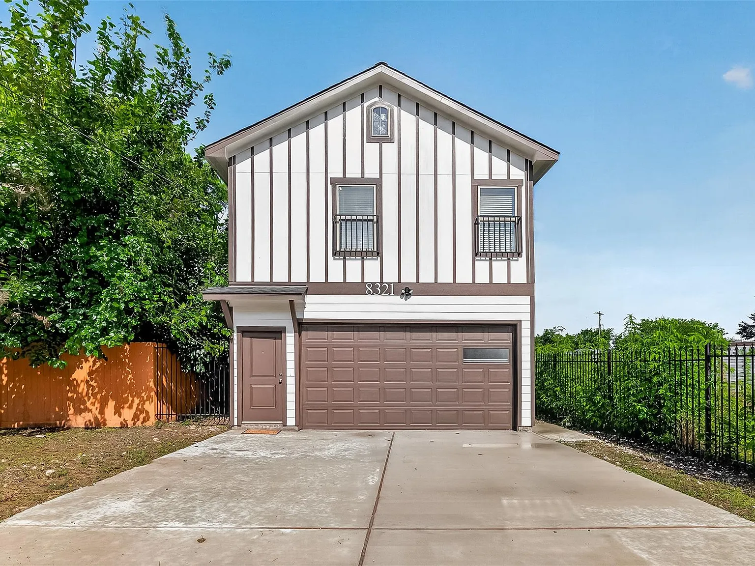 2 bed, 2.5 bath, $1,850 — Photo 2