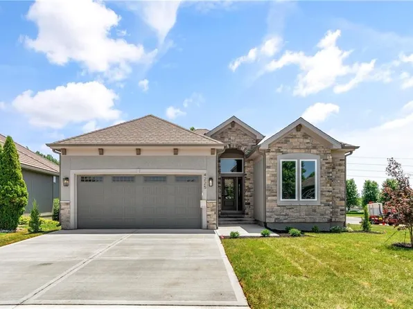 4225 NE Park Springs Dr, Lees Summit, MO 64064