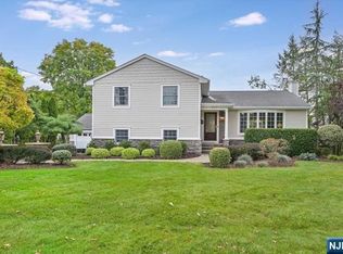 327 Beechwood Rd, Oradell, NJ 07649