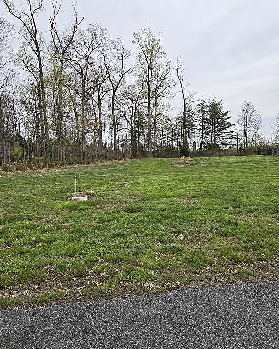 2nd image of 804 Valley Rd