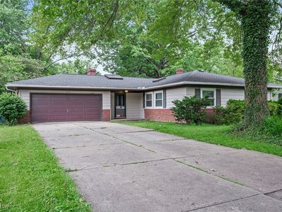 28521 Aspen Dr, North Olmsted, OH, 44070