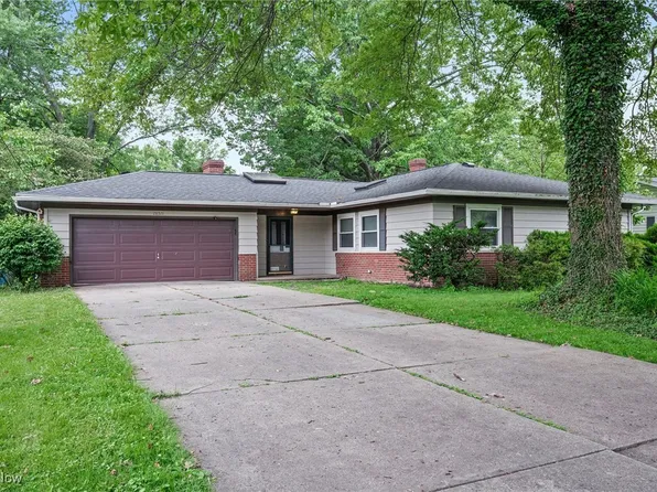 28521 Aspen Dr, North Olmsted, OH 44070