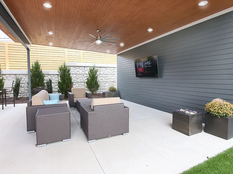 Studios180 Short/Long Term Leases — Photo 25