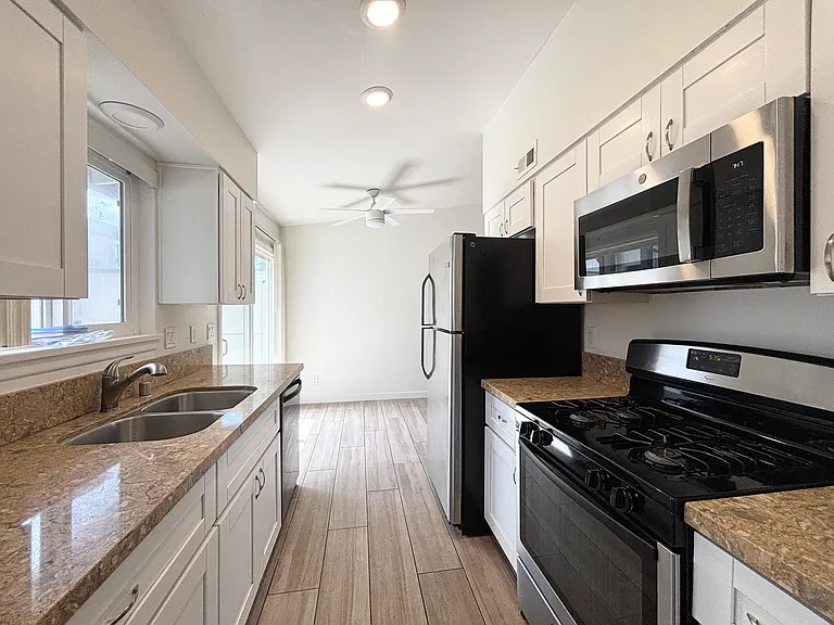 923 Regal Rd #923 — Photo 11