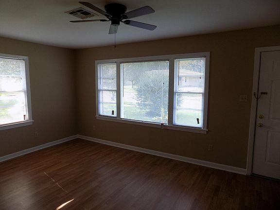 2nd image of 2609 Douglas Dr