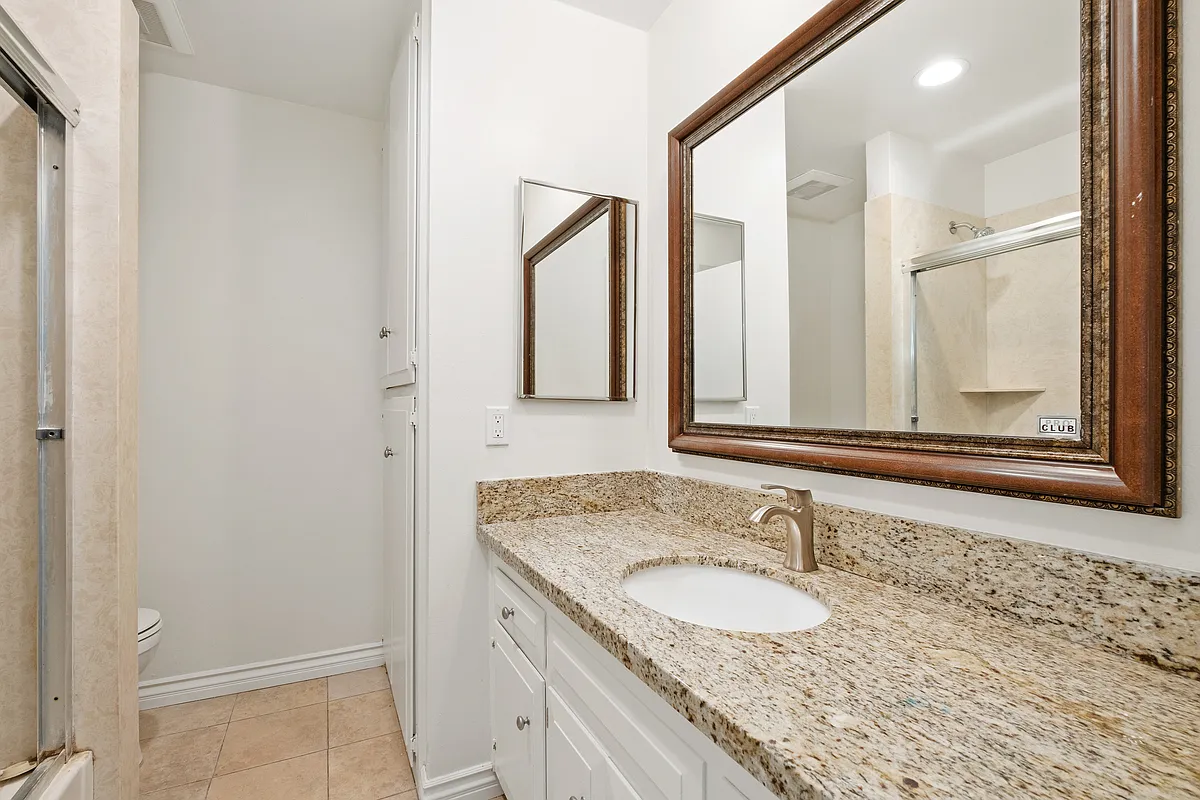 2 bed, 1000 sqft, $2,995 — Photo 3