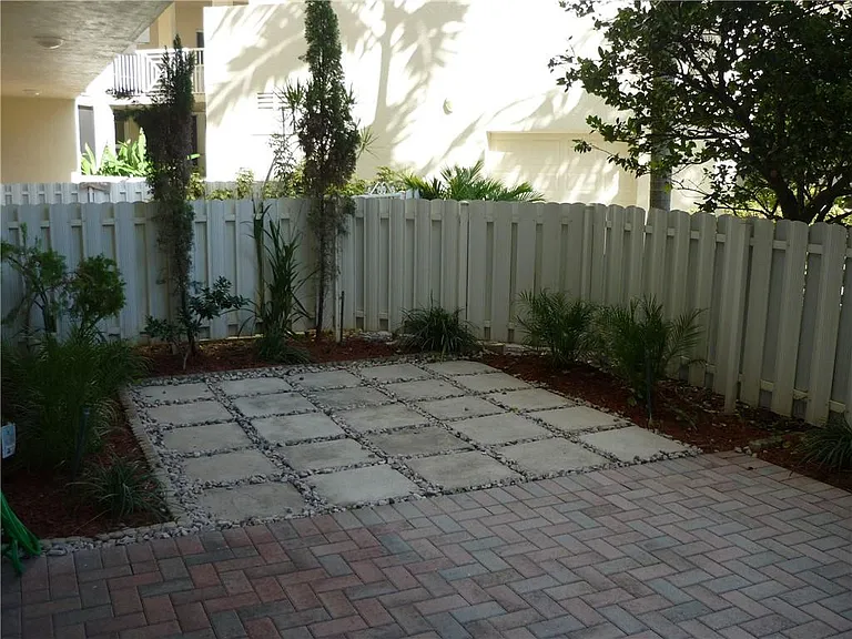 3500 Oaks Clubhouse Dr — Photo 19