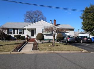 15 Lillian St, Edison, NJ 08817