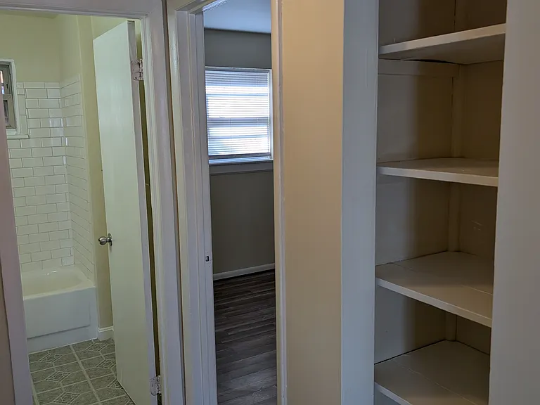 1421 W Clay St #1 — Photo 9