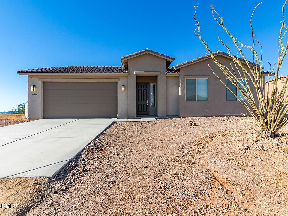 1st image of 828 E WALDEN Drive