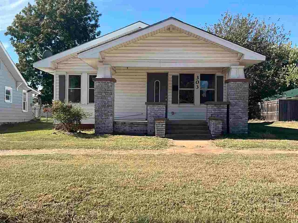 303 S 2nd St, Marlow, OK 73055