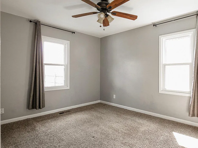 6960 Townsend Ave — Photo 13