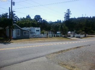 557 9th St, Port Orford, OR