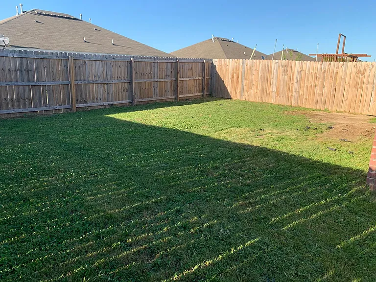 317-319 E Southern Trace Dr — Photo 11