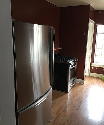 3rd image of 335 N Burton Ave