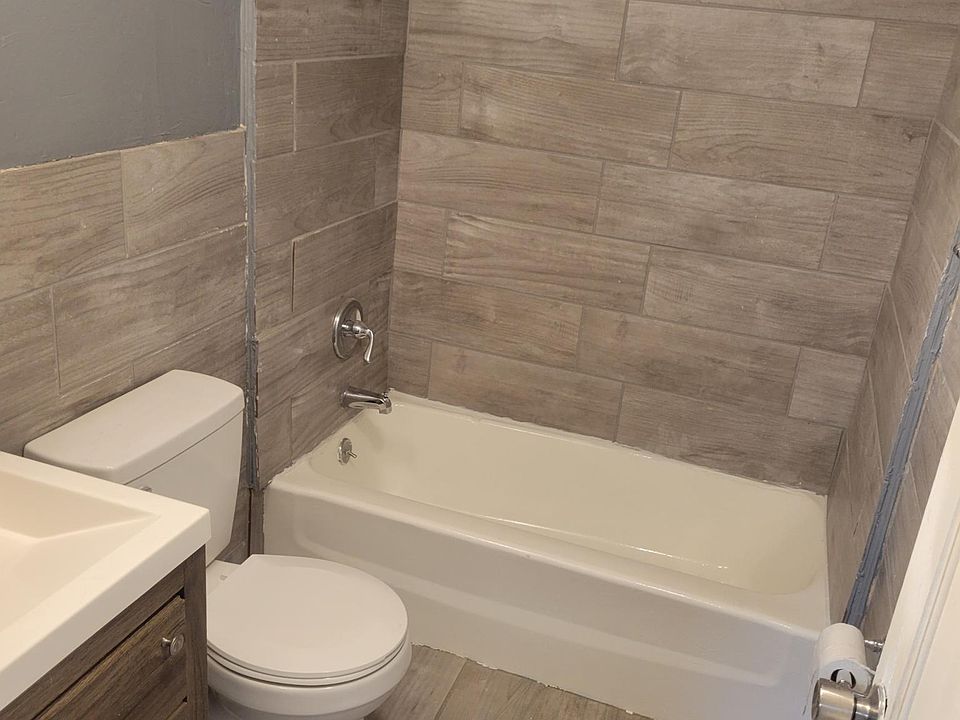 2nd image of 48 Merritt Ave #48