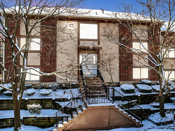 379 Wilmington Dr Unit E, Bartlett, IL 60103