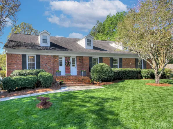 6920 Foxglove Dr, Charlotte, NC 28226