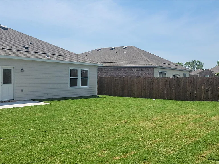 783 Camden Dr — Photo 12