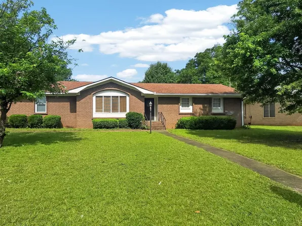 709 Meadowridge Dr, Warner Robins, GA 31093
