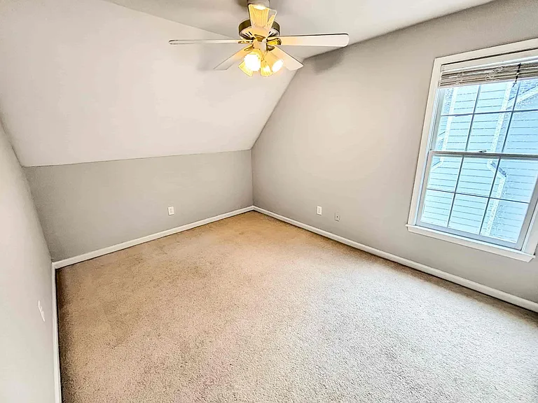 2092 Drogheda Ln — Photo 21