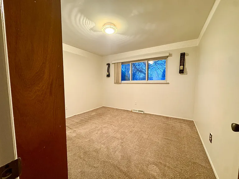 2868 Groves Dr — Photo 21
