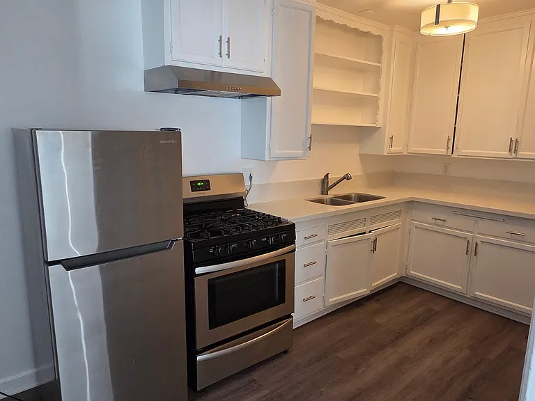 1646 N Harvard Blvd #2 — Photo 1