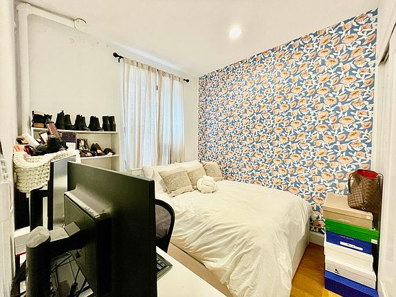 4th image of 24 Charles St APT 1