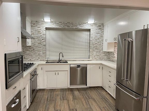 5th image of 802 Center Dr