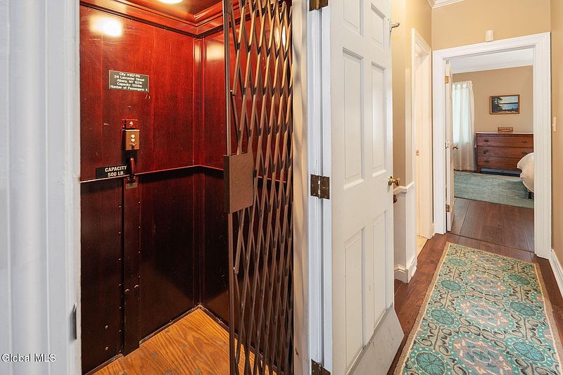 5th image of 211 Lancaster Street