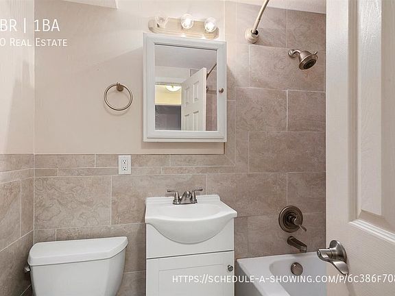 3rd image of 1415 N Cook St #102