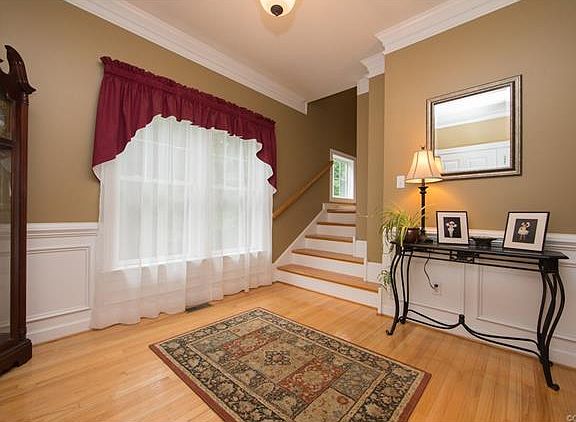 3rd image of 2472 Royce Ct