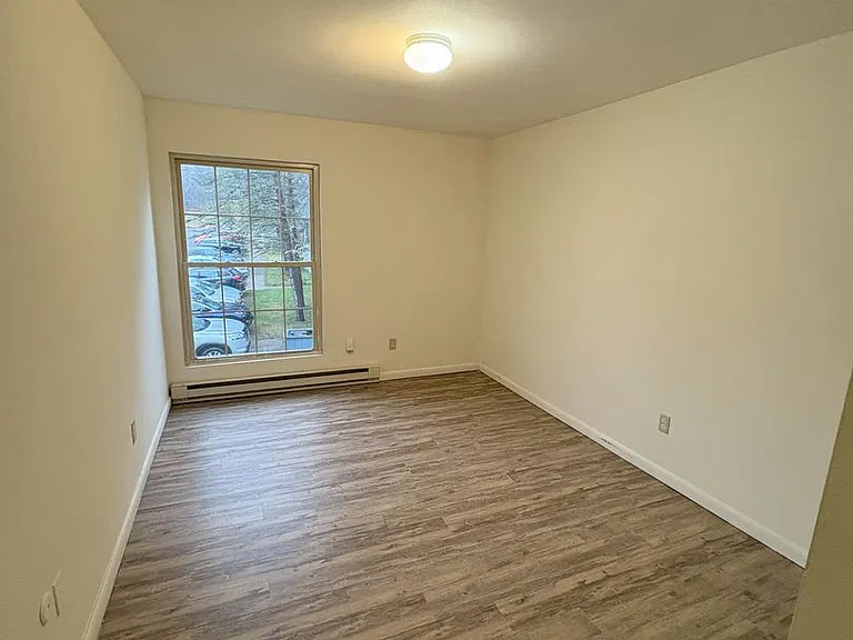 University Park Apartments near Cornell University — Photo 327