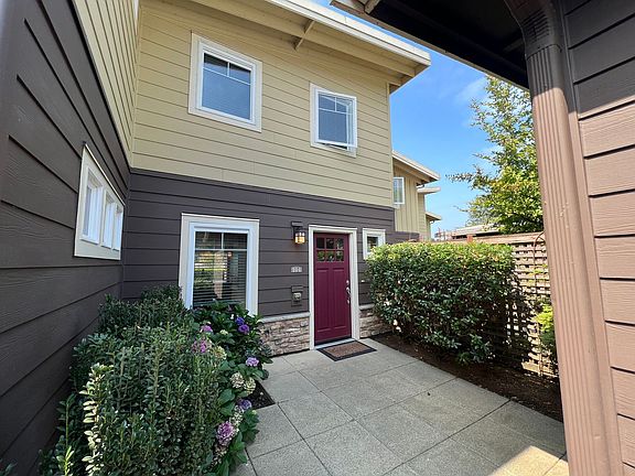 2nd image of 14625 NE 145th St #118