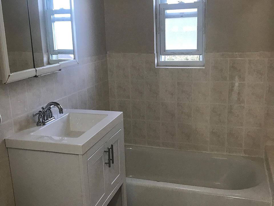 2nd image of 1303 Allerton Ave #2220