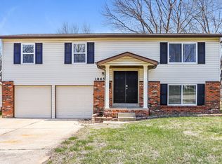 1865 Battlefield Dr, Florissant, MO 63031