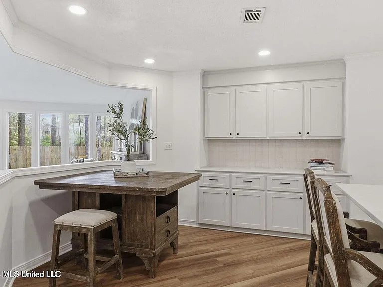 409 Arundel Dr — Photo 8